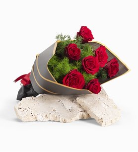 Kırmızı Kurdeleli Siyah Bukette 7 Kırmızı Gül